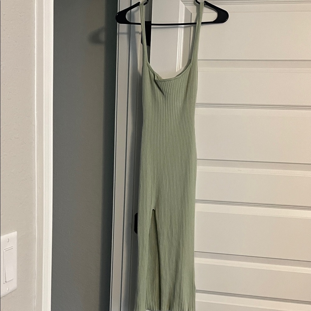 H&M Light Green Ribbed Maxi Dress